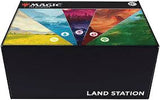 Magic The Gathering – 2025 Land Station (400 Basic Land Cards, Englisch)